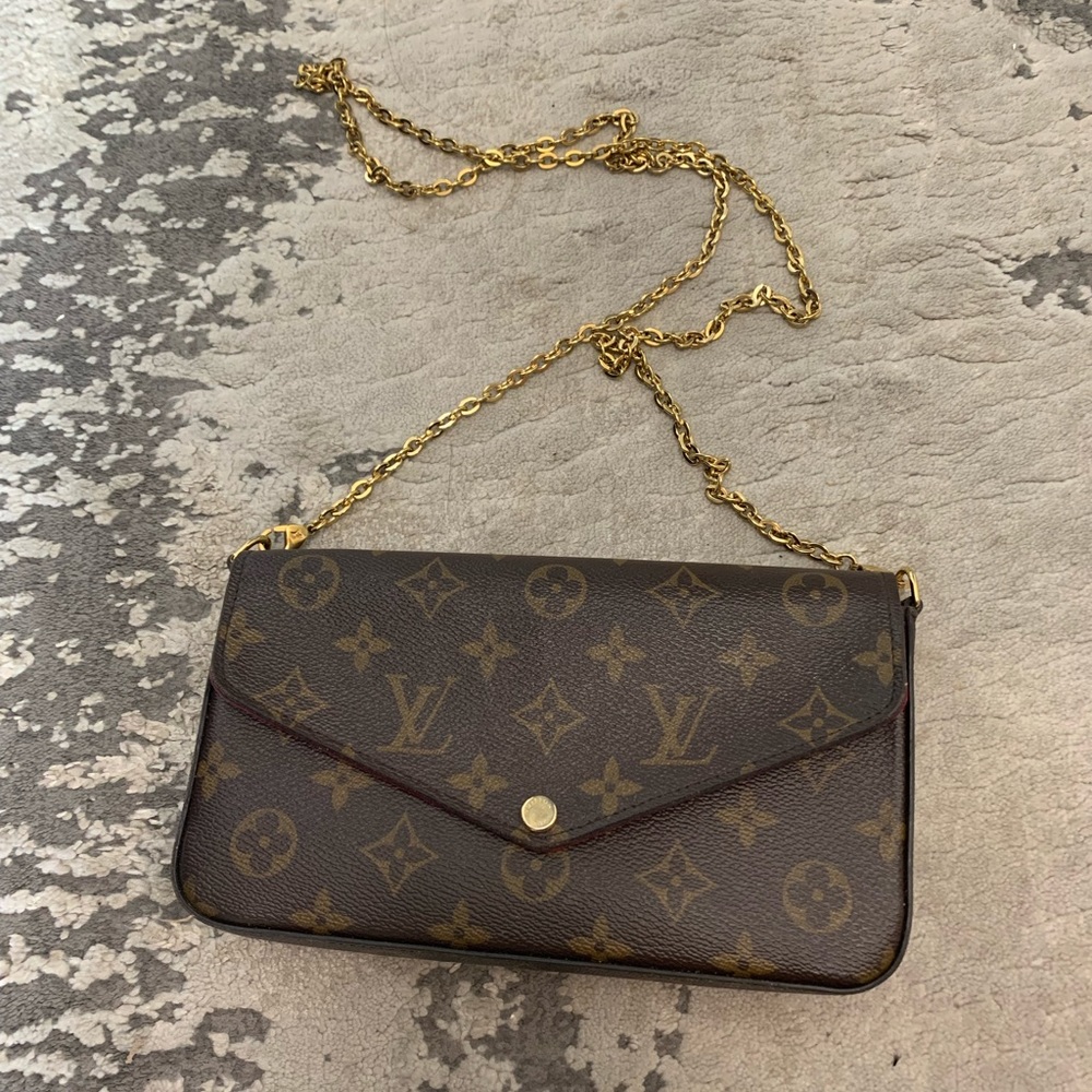 AUTHENTIC Louis Vuitton Felicia Bag Bought in      AMERICAN DREAM MALL